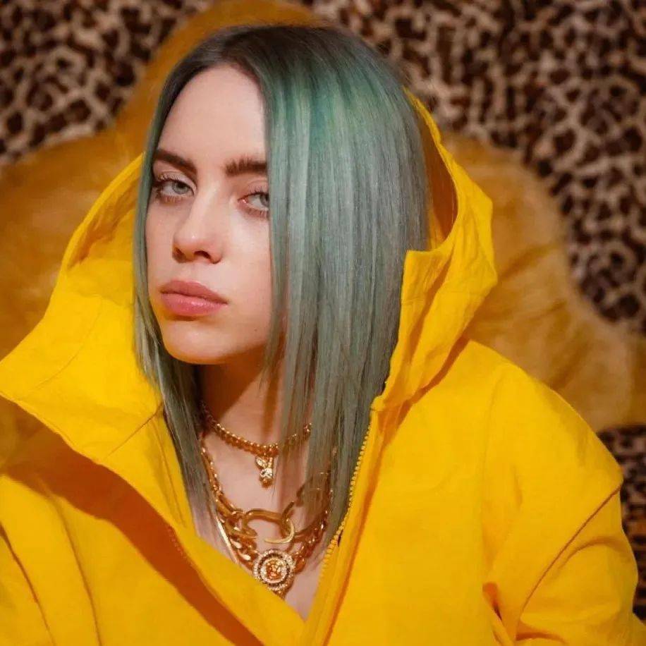 个人solo时期的银色头发,bigbang回归时候的橙色头发,拍杂志时染的