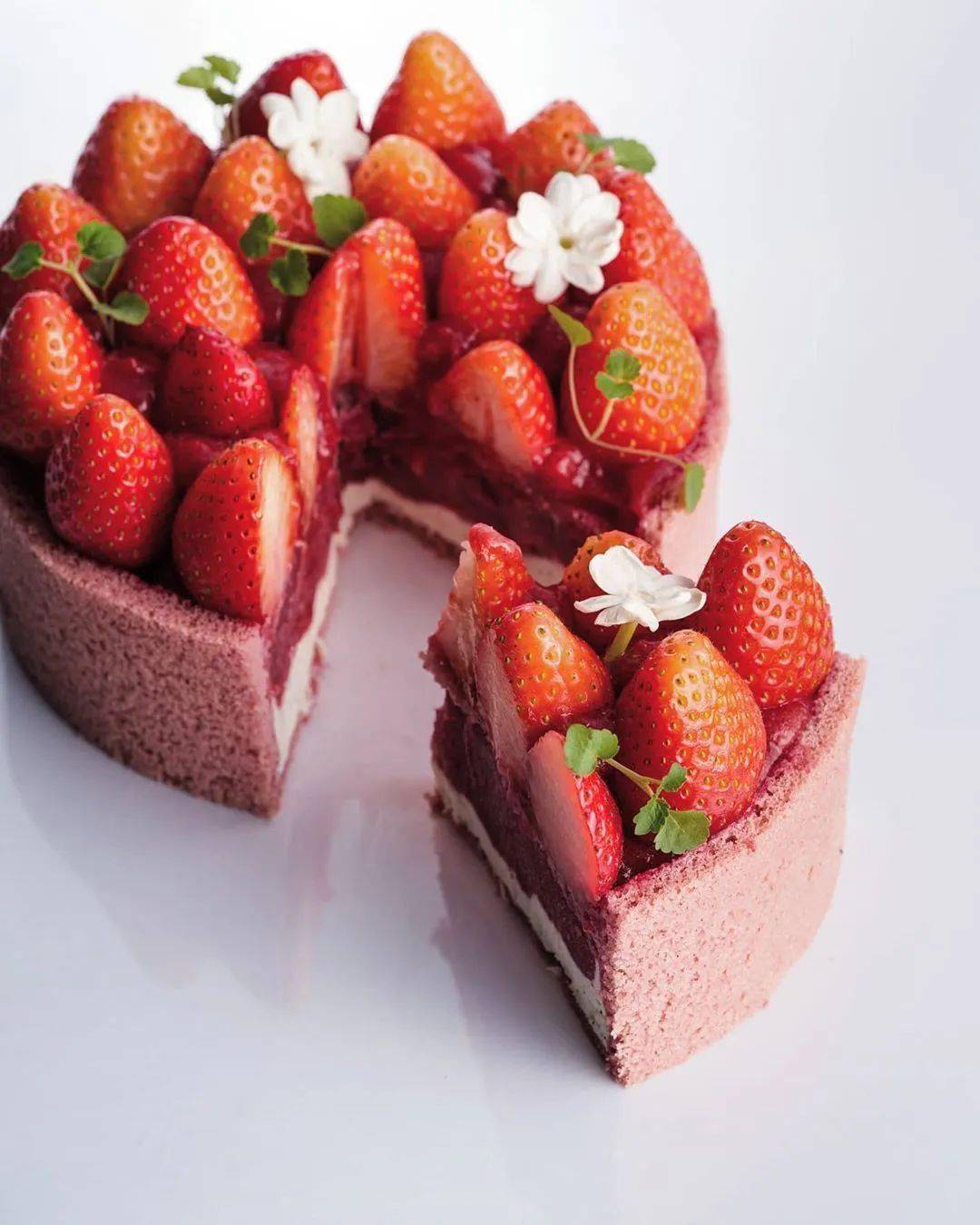 巴黎un dimanche à paris的草莓夏洛特蛋糕,这个经典配方不会就有点