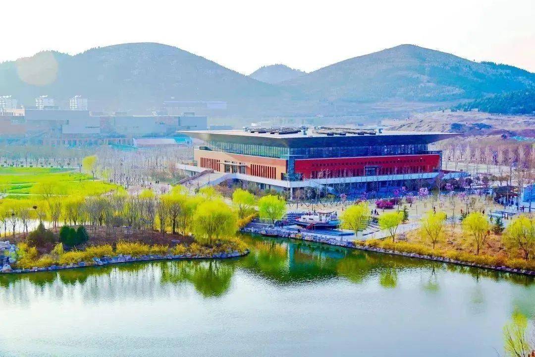严谨,务实,追求创新的理学院是山东交通学院实施校企合作专业办学最早
