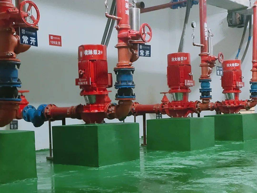 消防泵控制室地坪漆粉刷粘贴标识牌入户维修前台内页资料规整安保篇