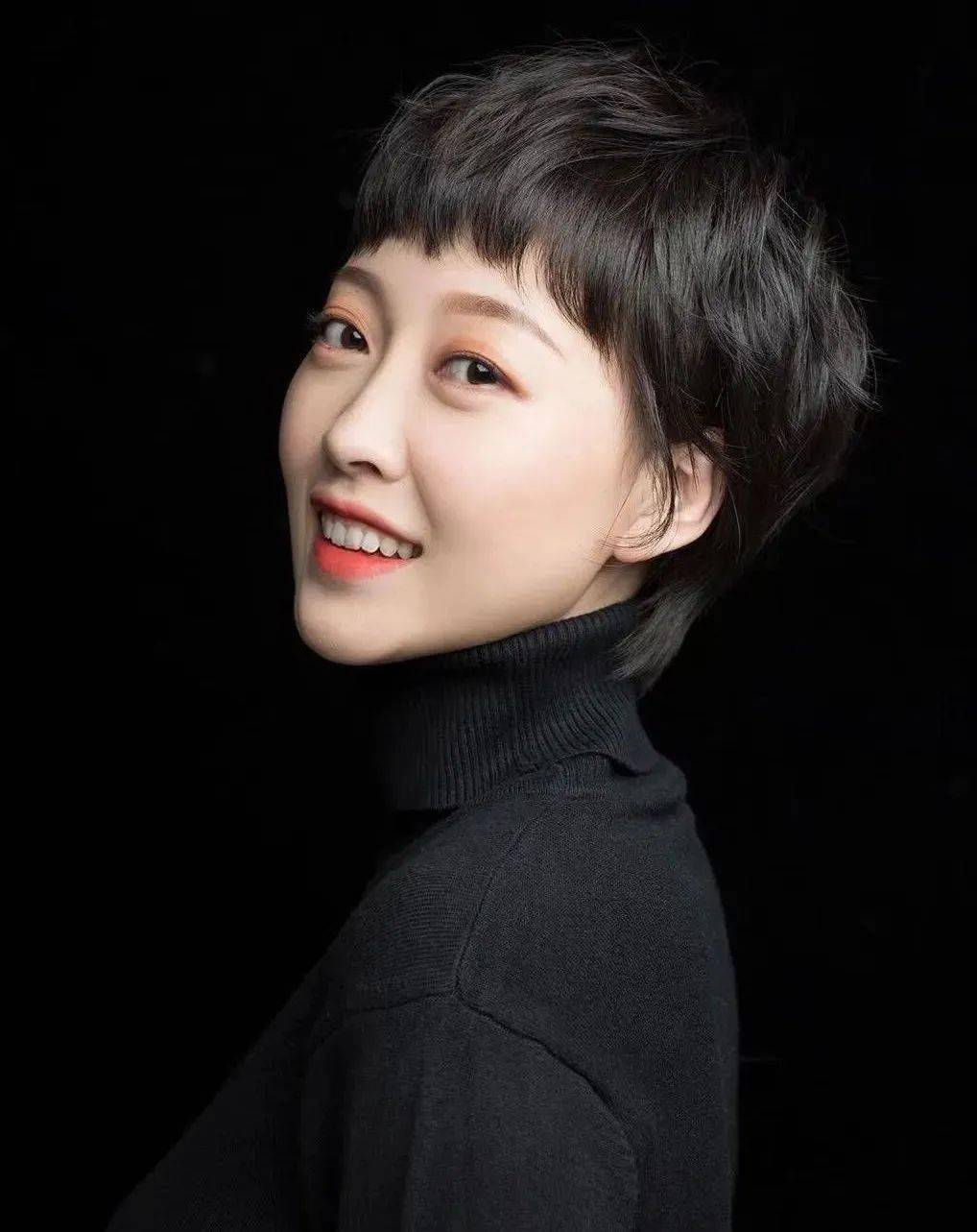 周六周日,美女帅哥大主播,直播间"搞事情"!