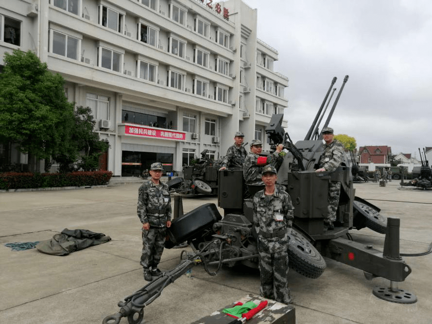 部门快讯北蔡镇民兵参加双35高炮营专攻精练