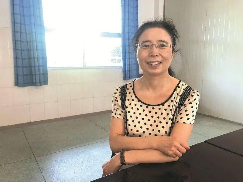 马文丹,高三英语组备课组长,中国英语写作教学研究会英语教学能手奖