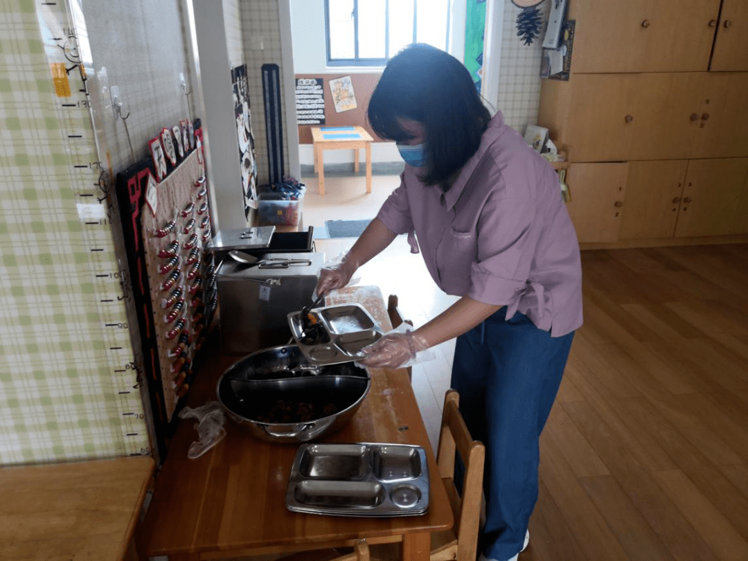 新食尚,在家我踐行新城勾山幼兒園新城綠荷幼兒園 用餐有禮