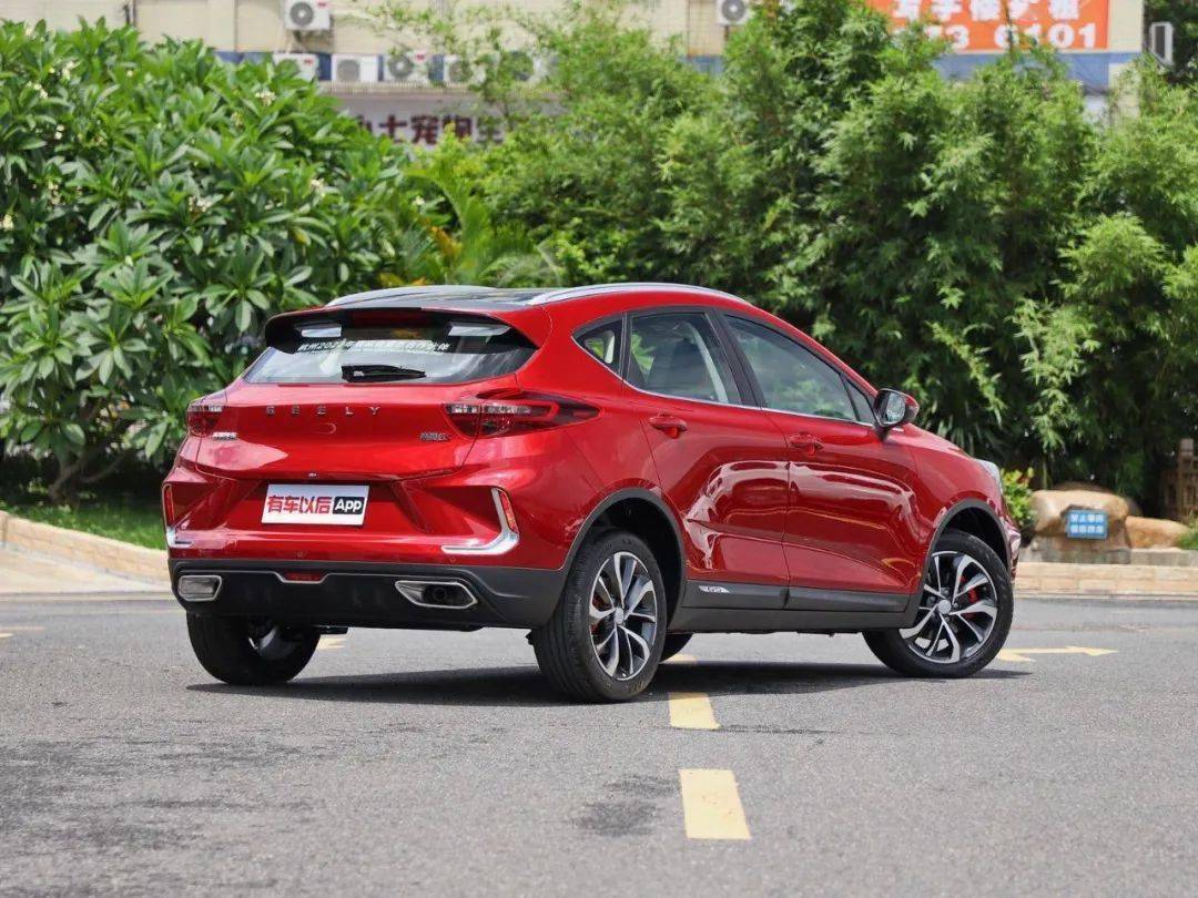 吉利高颜值跨界suv出新款,售价7.78万起,哈弗宝骏急了!