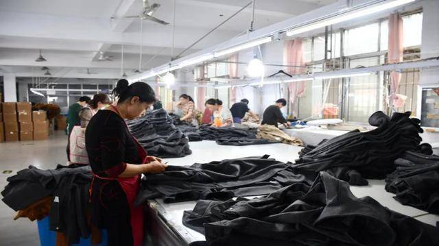 威海善品服装厂成立于2015年,主要从事服装,针织品加工等进出口业务