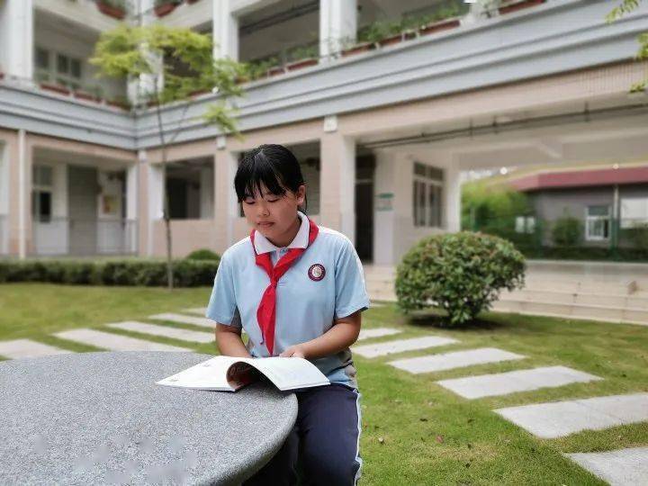 风采徐中初升的朝阳徐行中学2019学年第二学期第18周升旗手简介