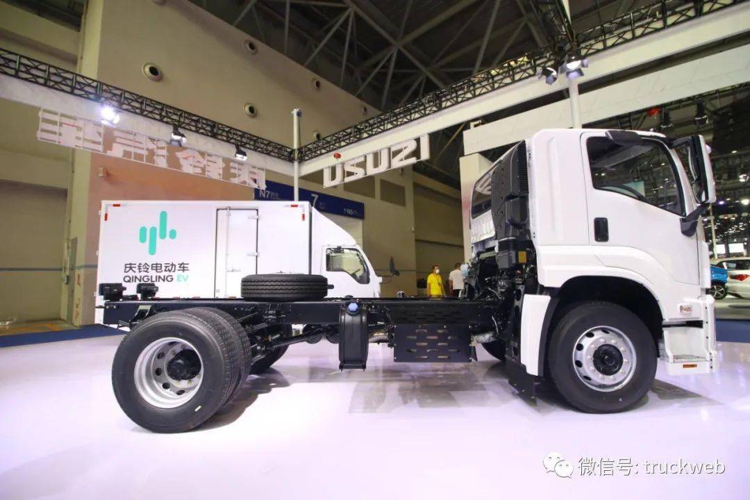 新款ftr更名巨咖4x庆铃五十铃国六系列车型亮相2020重庆车展