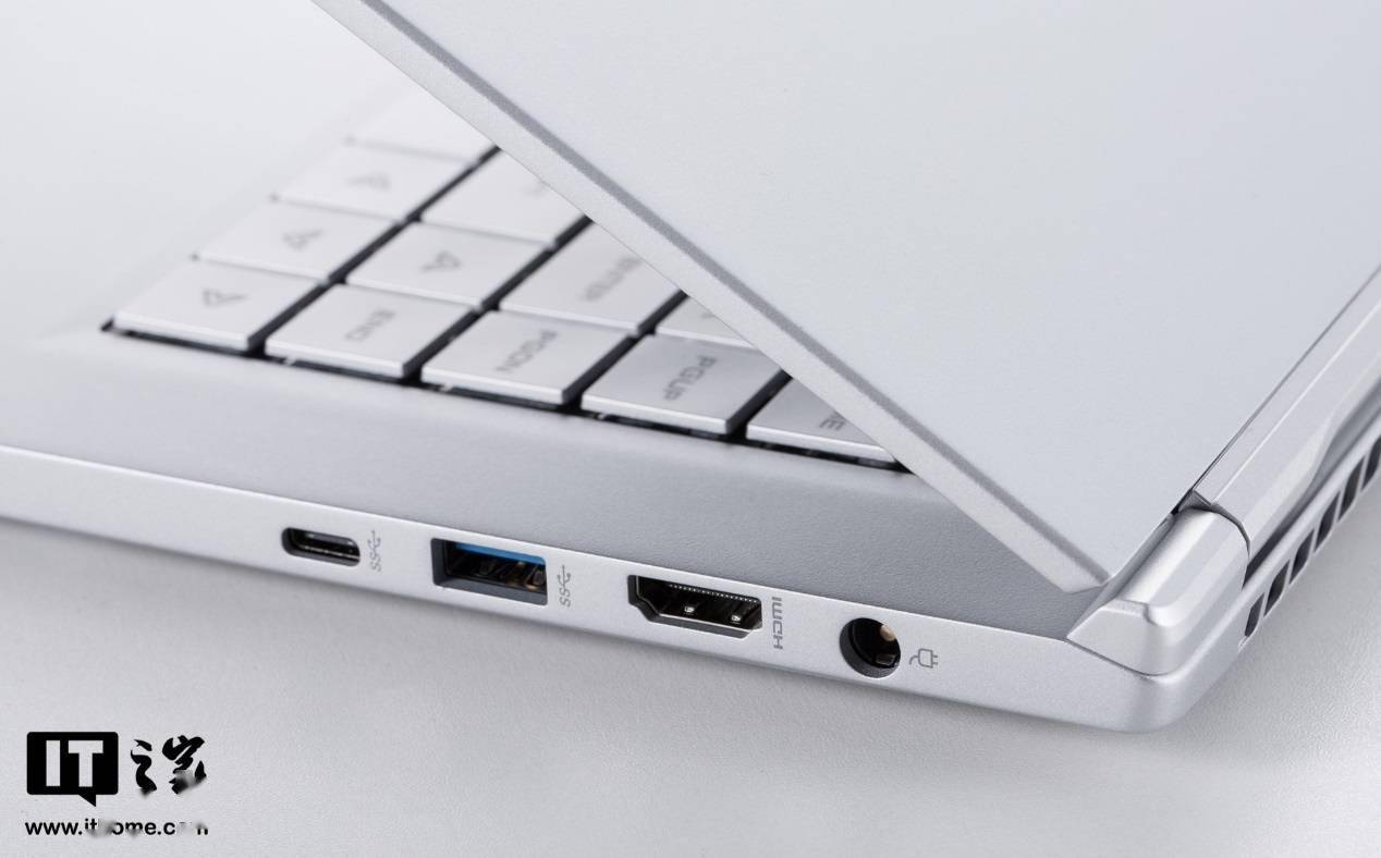 轻薄全能出厂校色机械革命umiairii笔记本体验