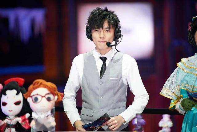 第五人格:ivl赛前谈——采访解说凉哈皮