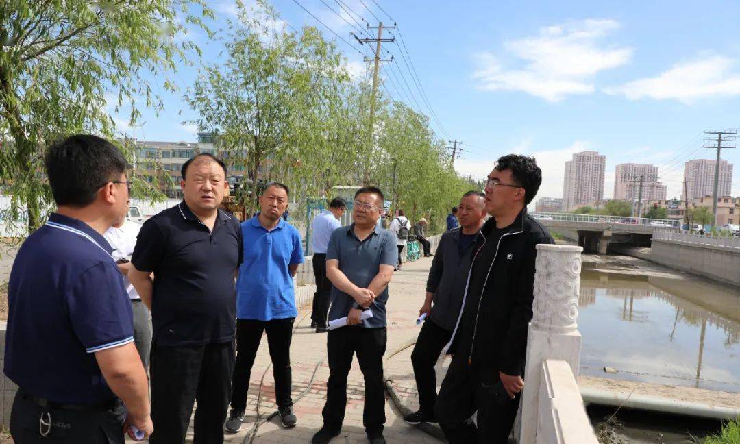 【要闻】区政府召开党组会议/贾保良调研黑臭水体治理工作/东河区纪委