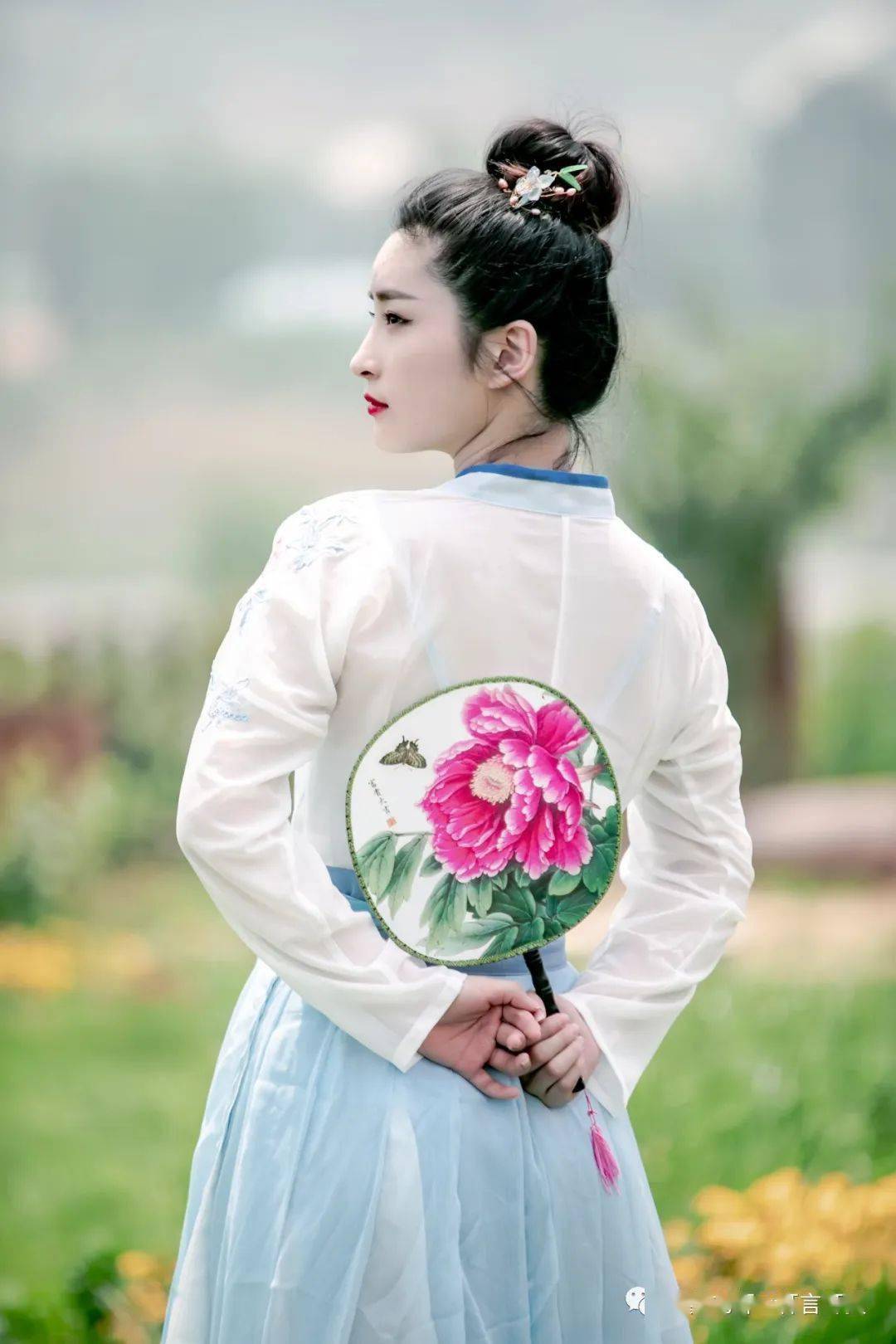 临沭百亩百合花开花争艳正是赏花好时节引来各路美女神仙争奇斗艳