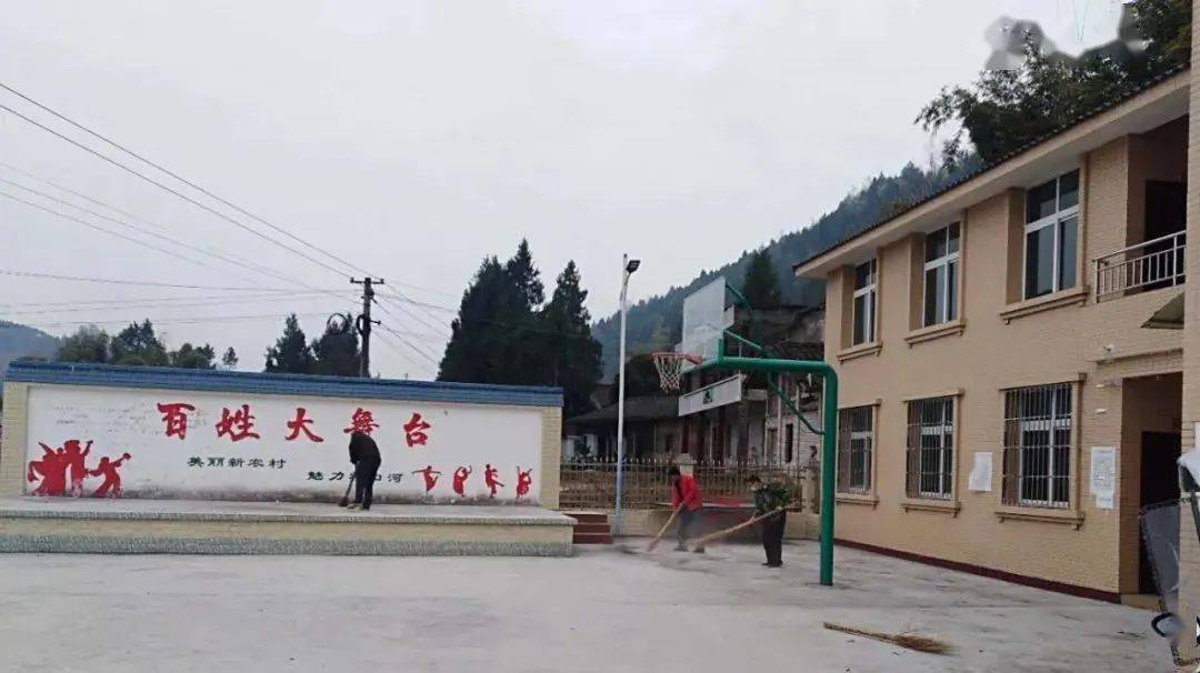 飞凤镇环境清扫整治常态化 美丽飞凤呈现