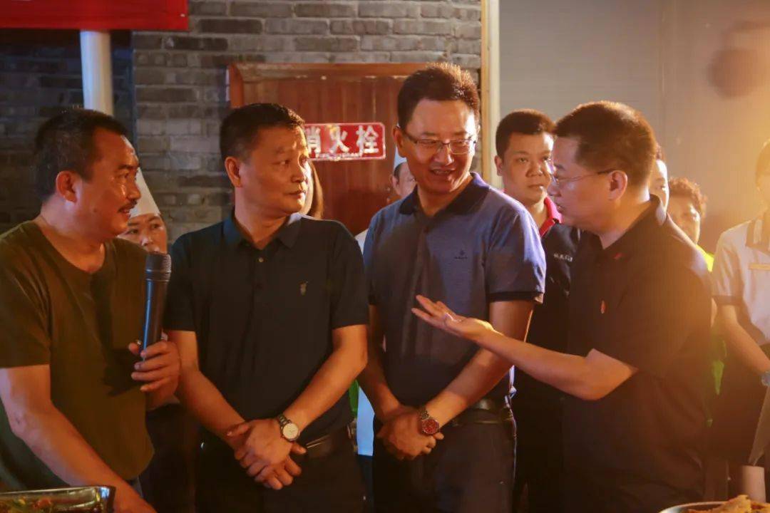 副县长陈寒冰对参加本次活动的商家展示的作品充分肯定:一是菜品造型