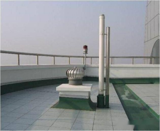 上人屋面透气管高度≮2米,不上人屋面透气管高度≮0.