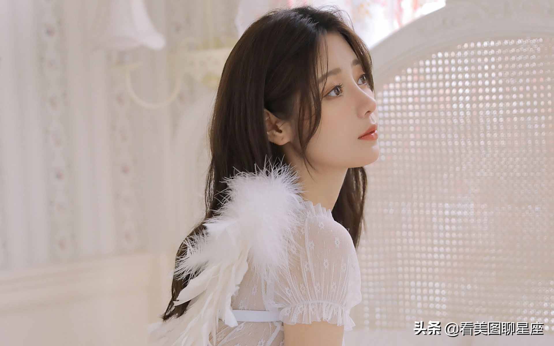 恬静温柔女生图片集欣赏很有韵味