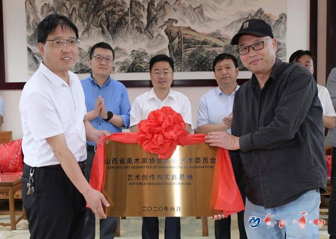 王志俊表示,山西大学美术学院作为山西省历史最悠久,学科专业最齐全