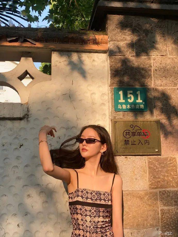 不论真假,周巴黎豪门千金的身份是跑不了的.