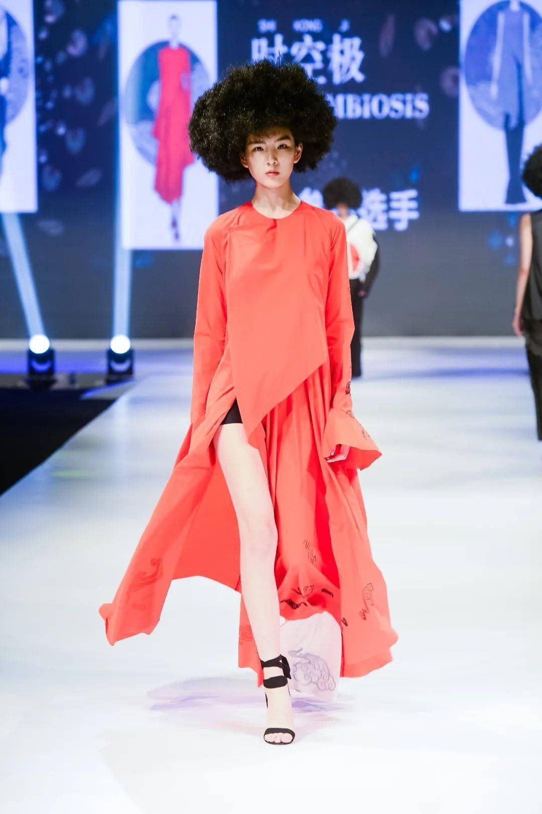 热点|东方美学--第二届中国时尚设计大赛决赛焕动2020盛泽时尚周