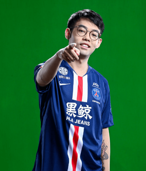 dota第一人女装媲美女明星lgd选手maybe青春回来了