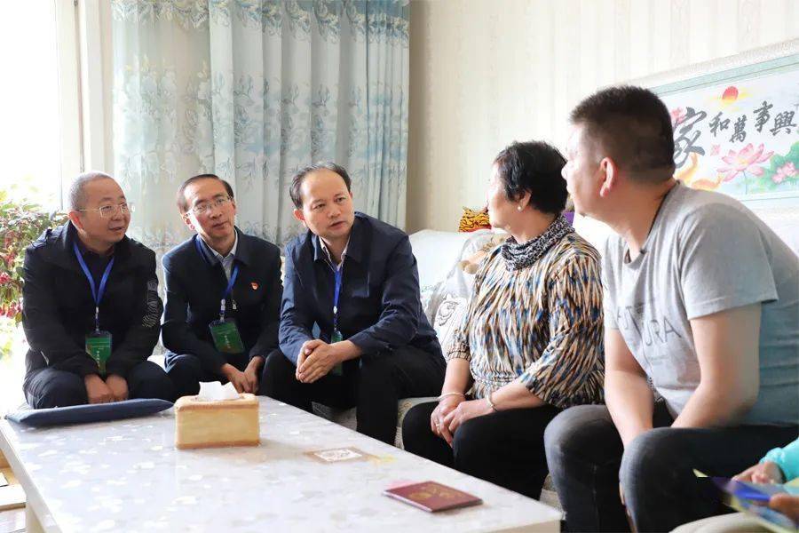 尚玉龙局长调研指导人口普查 省级综合试点现场登记工作