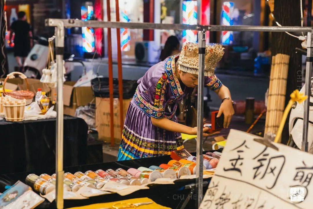 所有长沙人,你们催更的扬帆小区来了!_夜市