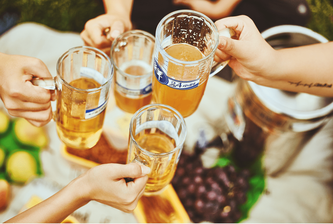 天湖24h鲜啤酒售卖商户丨烤肉串和冰啤酒的声音就是夏天