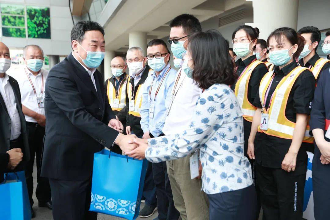 集团领导赴云南公司开展"夏送清凉"慰问活动