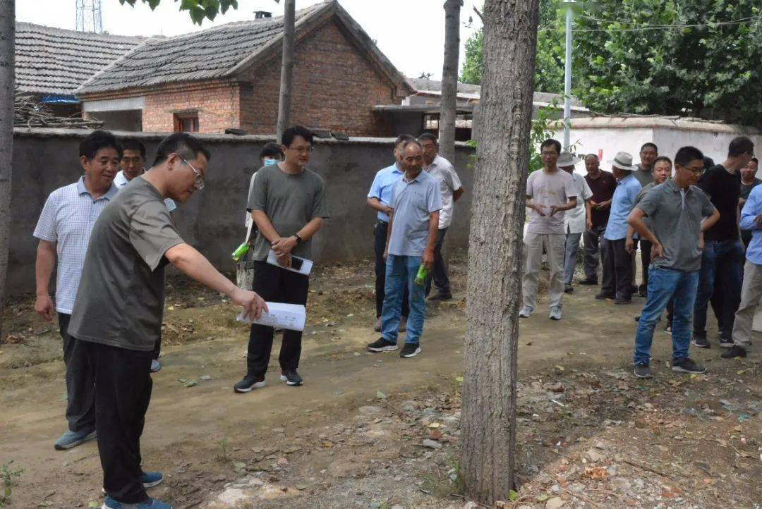 找差距抓落实小孟镇召开农村人居环境整治现场推进会议