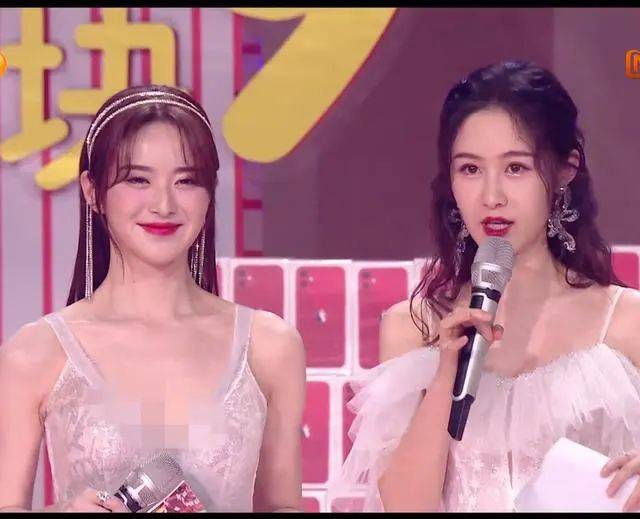 芒果四小花同台主持,却更像网红比美!沈梦辰靠心机造型美成c位