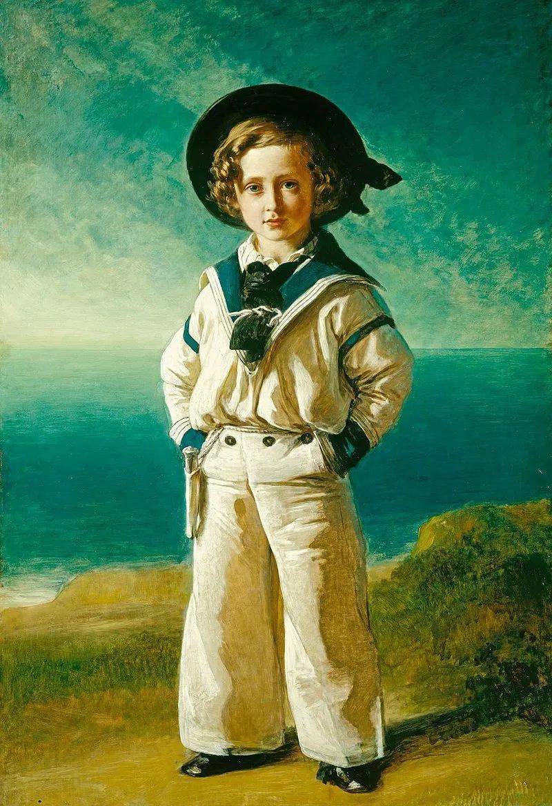 根据1858年3月27日颁布的法国海军制服规定,每件breton shirt躯干部分