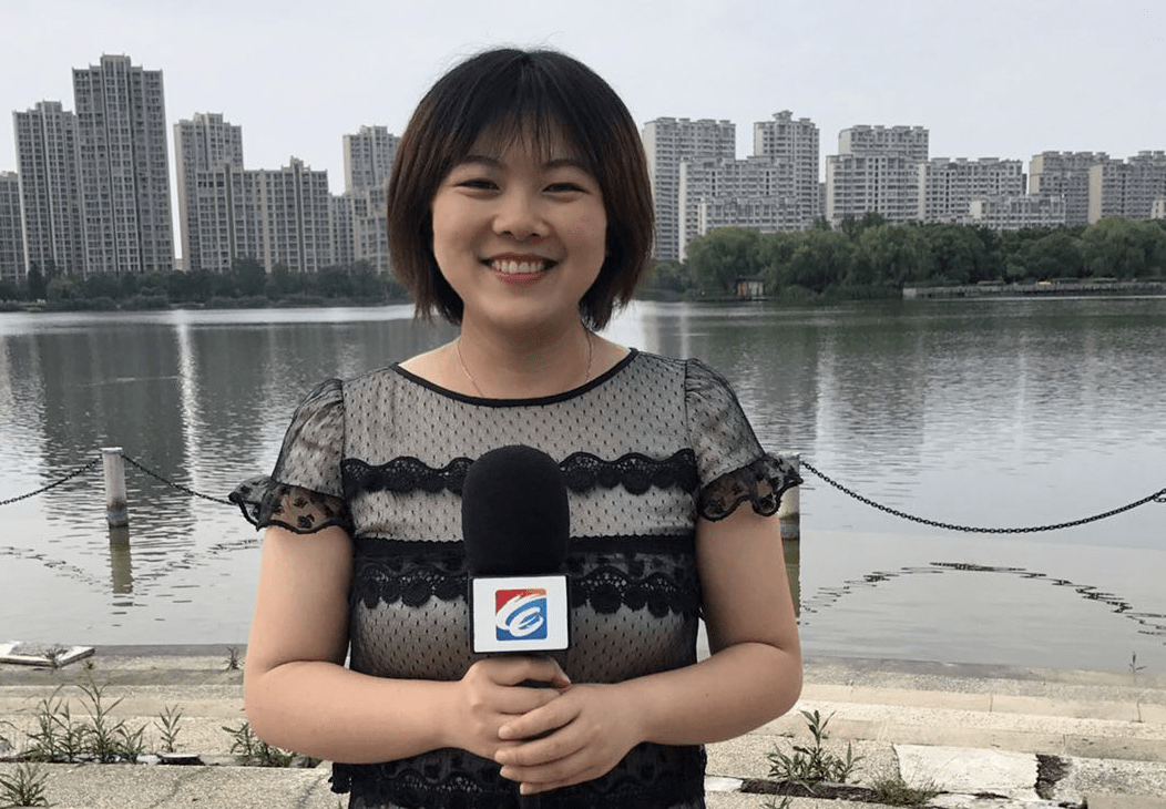 吴江区融媒体中心主持人:张博琳 (左)吴江区融媒体中心记者:姚瑶(右)