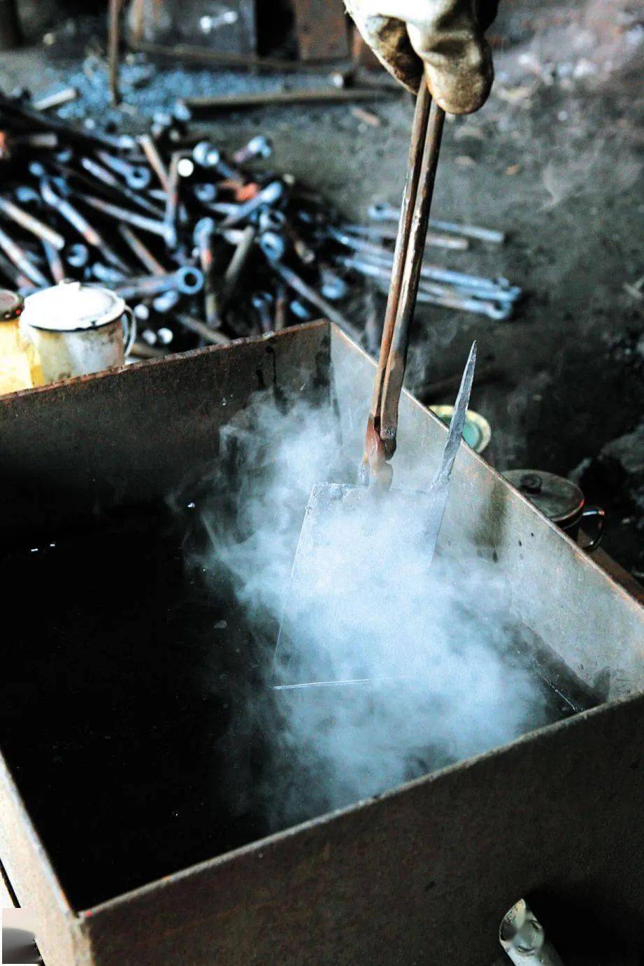 非遗传承卢家望岛刀剪制作工序