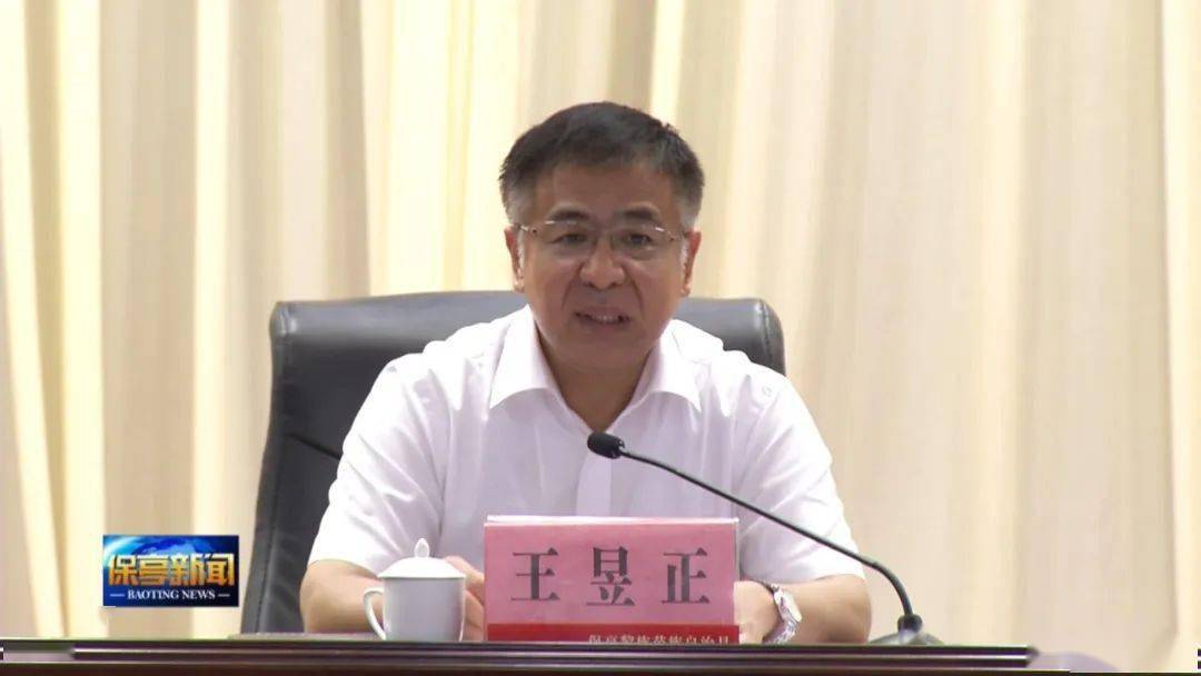 县委副书记王小飞,县委常委文振雄,郭树议,周洪杰,林梦灵,蒋莉萍