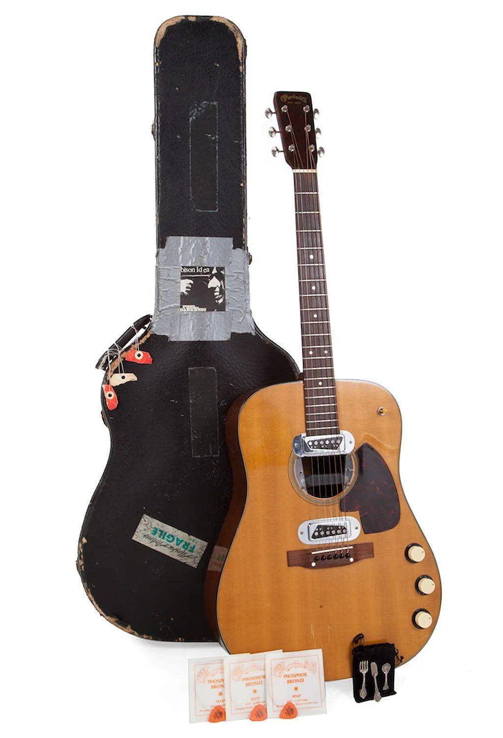 柯本经典吉他正式拍卖成交额六百零一万美金