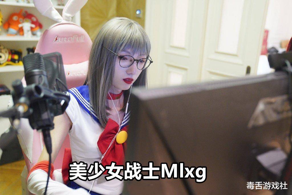 围观神超女装秀,吐槽双马尾不好看:换个发型我就把持不住了_amazingj