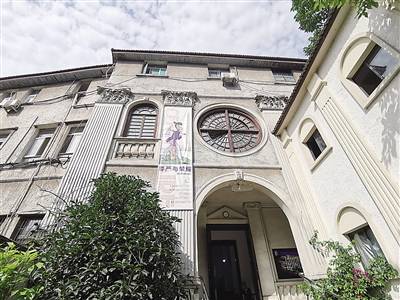 山城巷百年仁爱堂02曾是江岸上宫殿般地标建筑