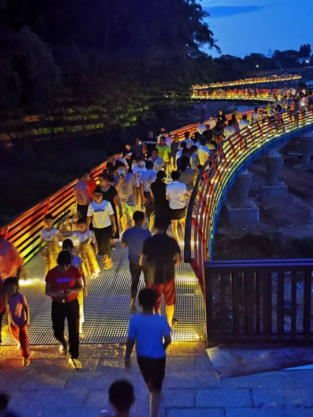 人间美妙信宜彩虹桥现已封闭施工