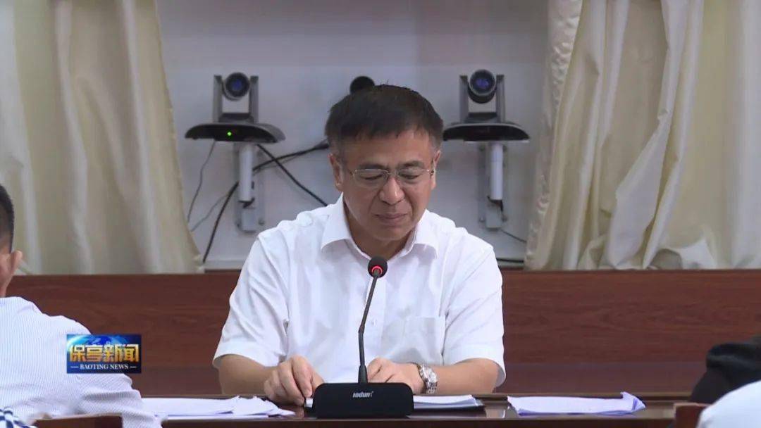 县委副书记王小飞,县委常委周洪杰,蒋莉萍,李明岩等县领导以及我县各