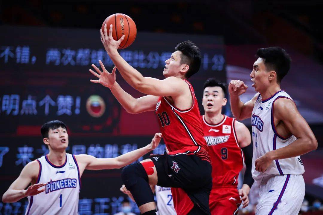 失误有点多,好在比赛赢了