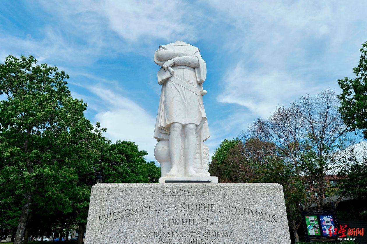 马萨诸塞州波士顿市的哥伦布雕像惨遭抗议者斩首(图据《华尔街