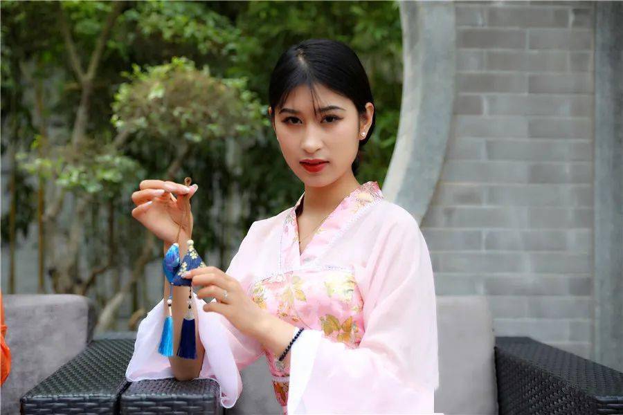 天水这两个美女要火一组摄影大片流出引起轰动