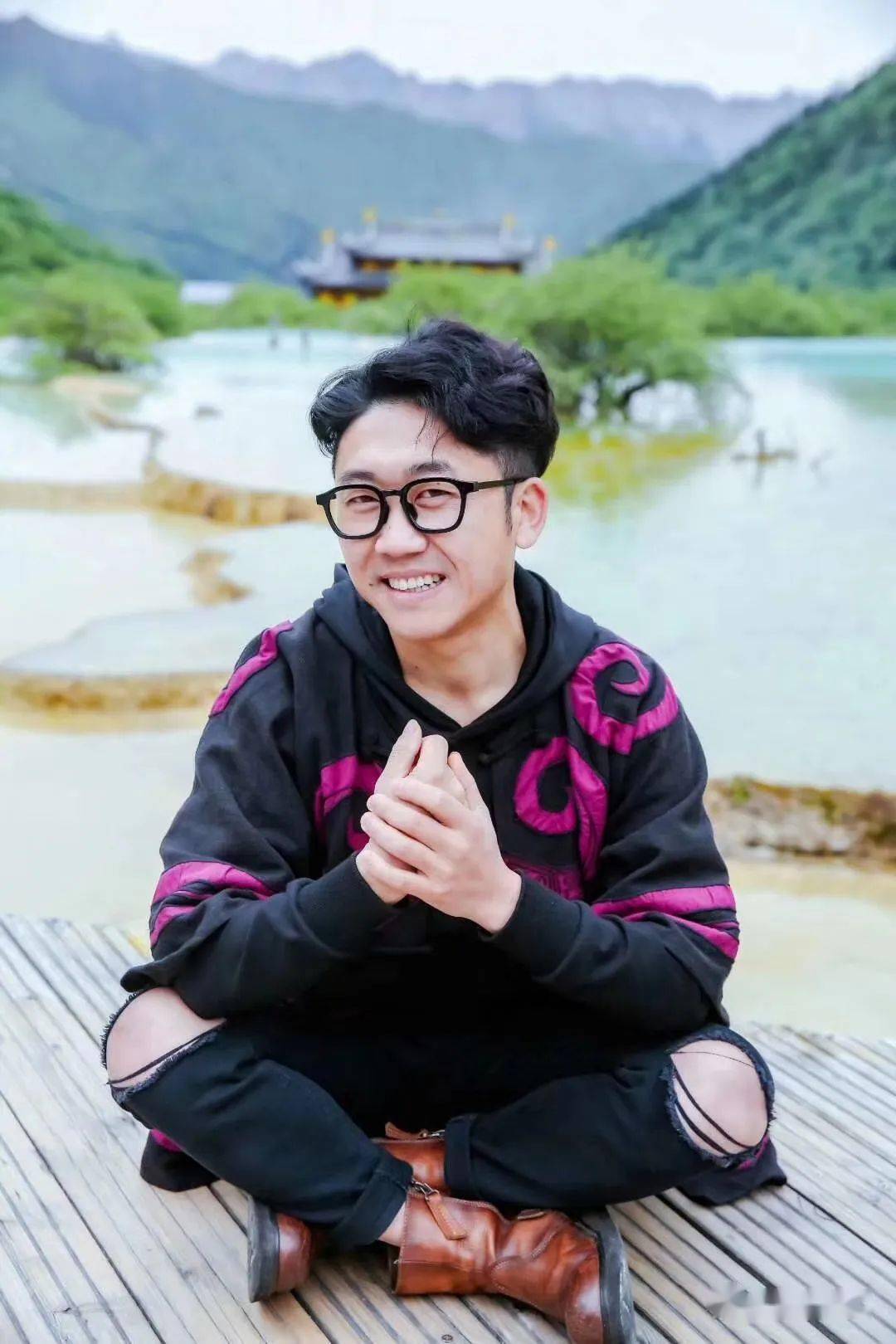 南玛子呷发布新歌流浪世界用乡愁构筑自己的精神家园