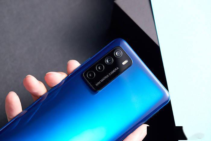 荣耀play4评测:1799元的真香高颜值5g酷玩手机