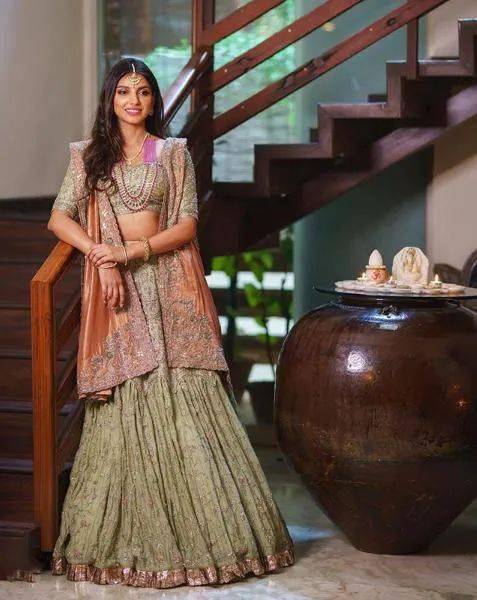 《巴霍巴利王》演员婚前庆祝,准新娘get完美穿搭方法