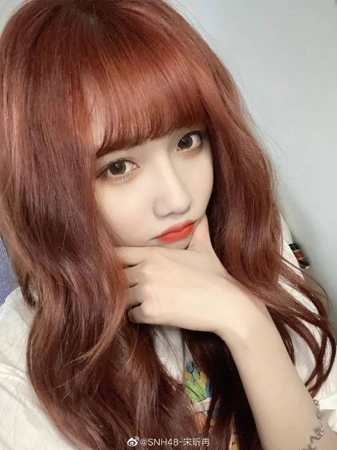 每刻美丨风情万种渣女卷发又开始流行了