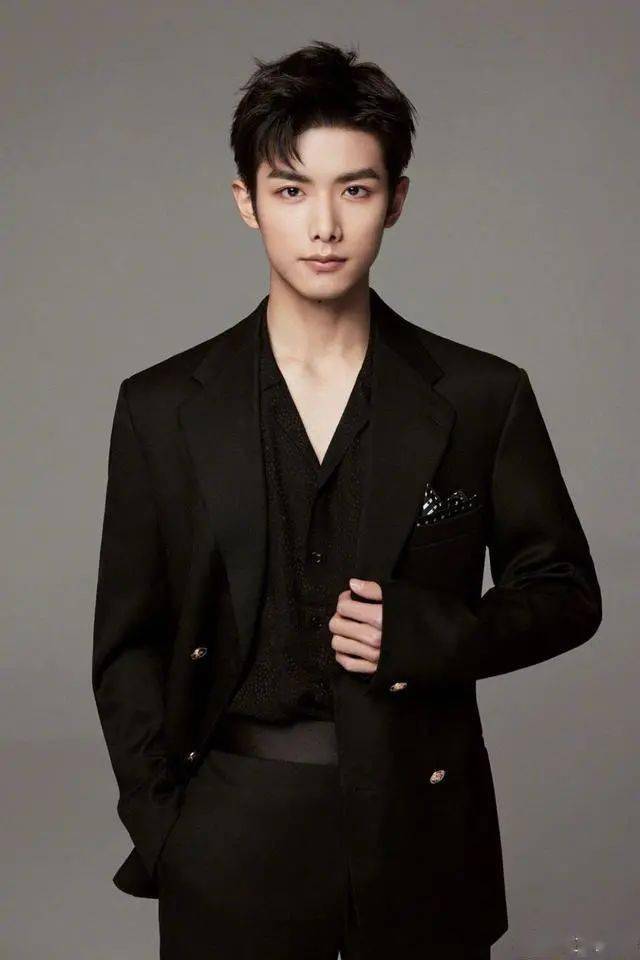 23岁男星给于正道歉往脸上泼3杯水太卑微于正回应别炒作