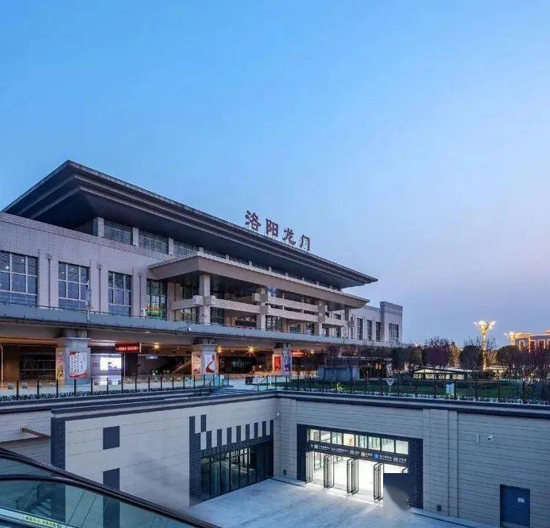 离洛g9102次,洛阳龙门22:50开,郑州23:25到.