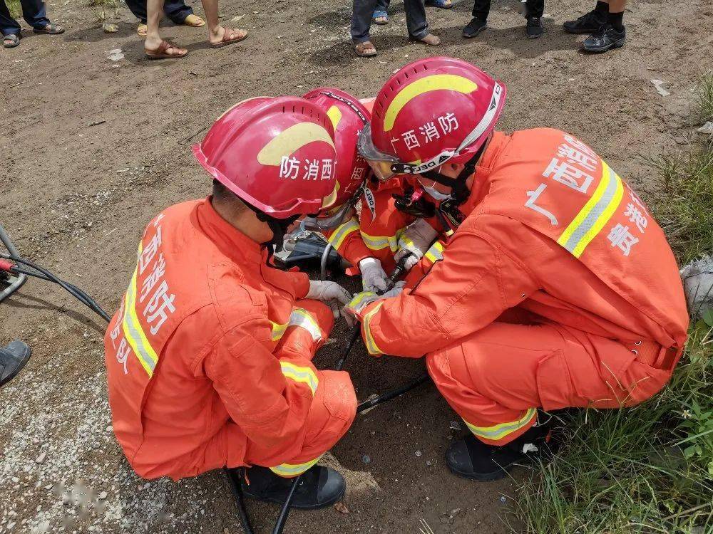 後續桂平灘頭車禍車頭嚴重損壞