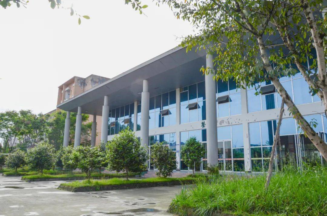 眉州校园丹棱二中中正平和温雅务实